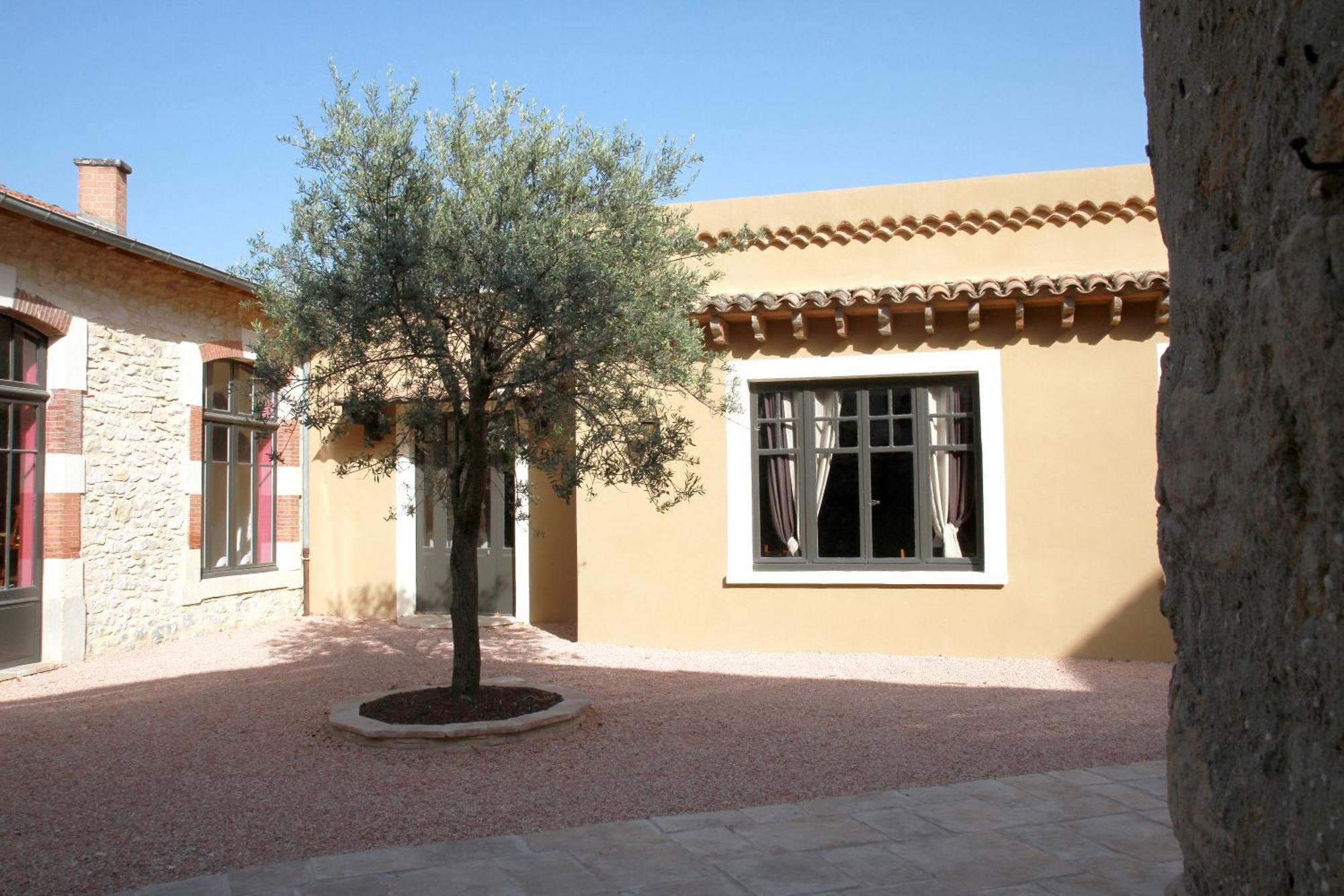 Hotel Logis Le Clos Des Oliviers 2*