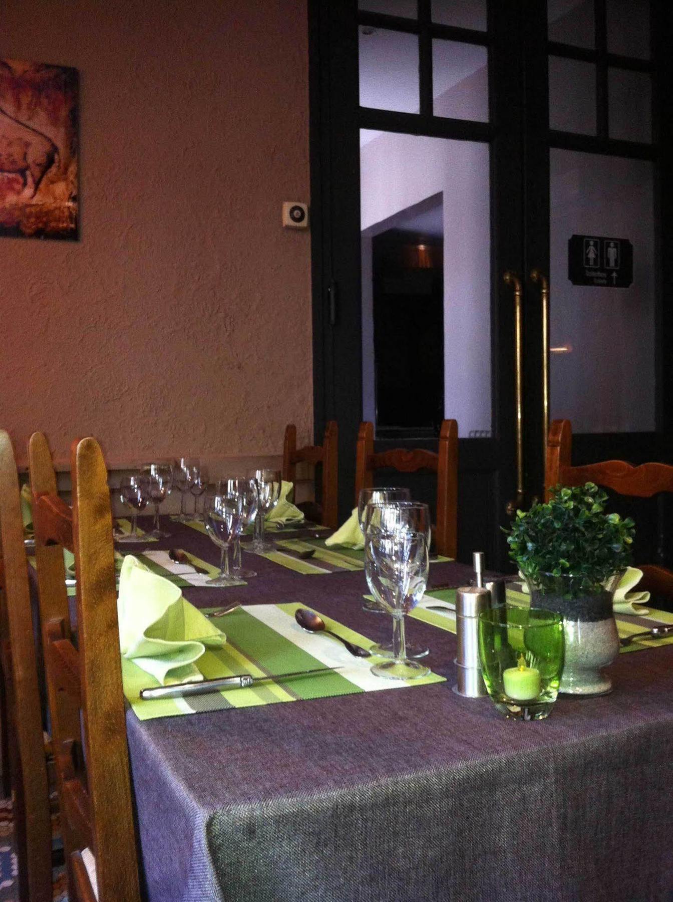 Logis Le Clos Des Oliviers Hotel